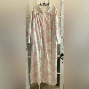 Vintage LORRAINE Pink Floral Light Flannel Nightgown Polyester USA Size Large